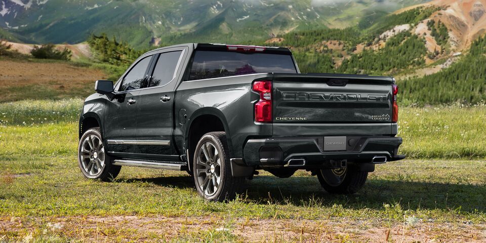 Chevrolet Cheyenne 2025 con logo High Country